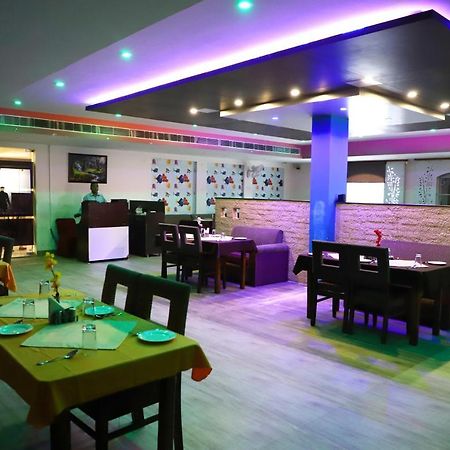 Grace Hotel Karnal Bagian luar foto