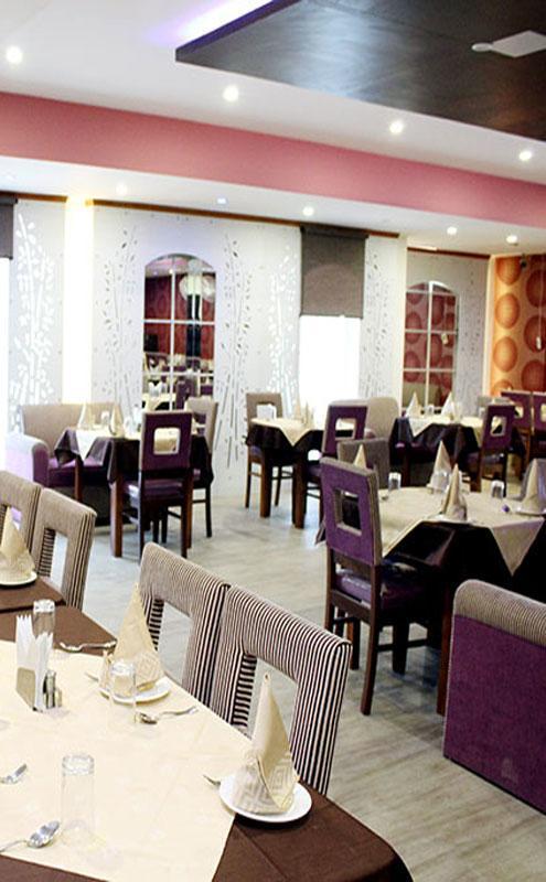 Grace Hotel Karnal Bagian luar foto