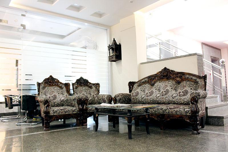 Grace Hotel Karnal Bagian luar foto