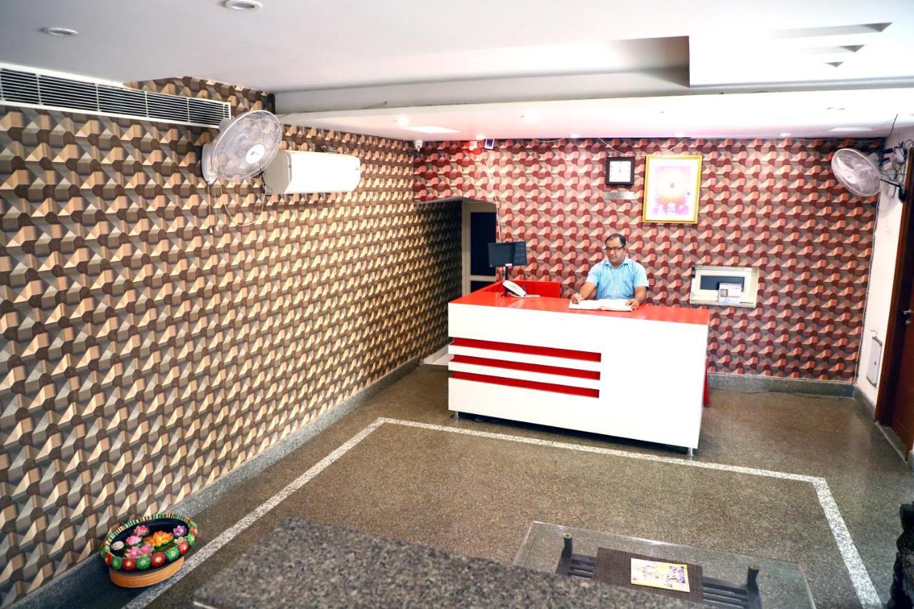 Grace Hotel Karnal Bagian luar foto